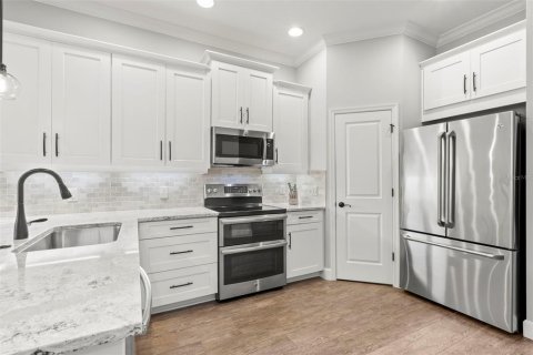 Townhouse in Saint Petersburg, Florida 3 bedrooms, 178.37 sq.m. № 1866784 - photo 17
