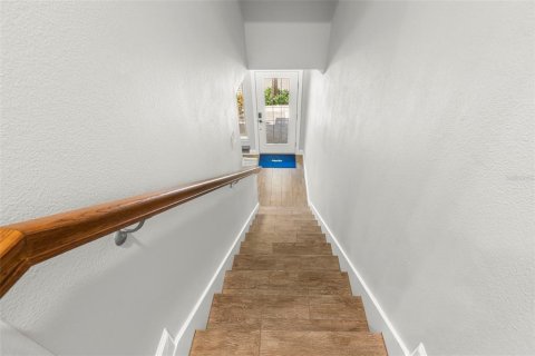 Townhouse in Saint Petersburg, Florida 3 bedrooms, 178.37 sq.m. № 1866784 - photo 6