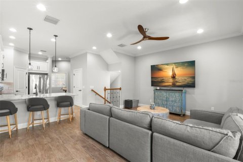 Townhouse in Saint Petersburg, Florida 3 bedrooms, 178.37 sq.m. № 1866784 - photo 13
