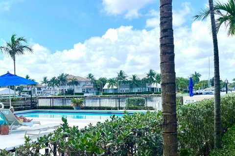 Copropriété à louer à Delray Beach, Floride: 2 chambres, 148.18 m2 № 1146087 - photo 1