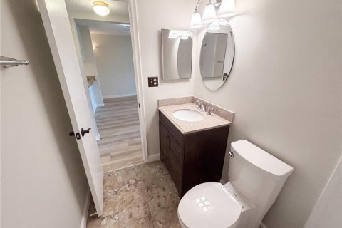 Condo in Saint Petersburg, Florida, 2 bedrooms № 2207217 - photo 24