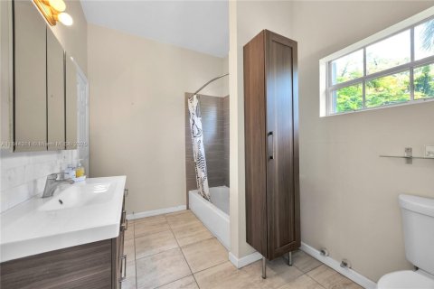 Купить кондоминиум в Майами, Флорида 2 спальни, 100.33м2, № 1839592 - фото 22