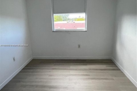 Condo in Miami Beach, Florida, 1 bedroom  № 1943662 - photo 7