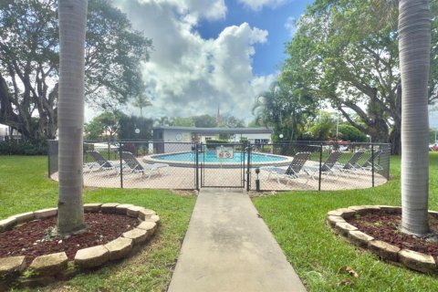 Condo in Fort Lauderdale, Florida, 1 bedroom № 2177353 - photo 8