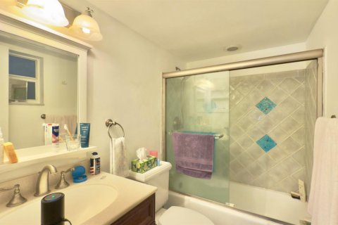 Condo in Fort Lauderdale, Florida, 1 bedroom № 2177353 - photo 19