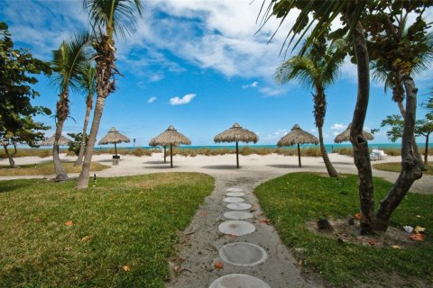 Condo in Key Biscayne, Florida, 3 bedrooms  № 1736137 - photo 16