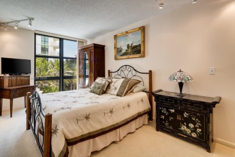 Condo in Key Biscayne, Florida, 3 bedrooms  № 1736137 - photo 13