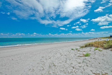 Condo in Key Biscayne, Florida, 3 bedrooms  № 1736137 - photo 15