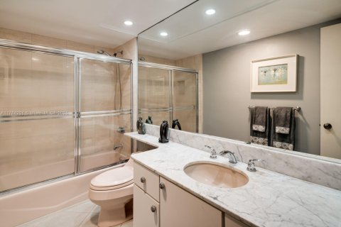 Condo in Key Biscayne, Florida, 3 bedrooms  № 1736137 - photo 14