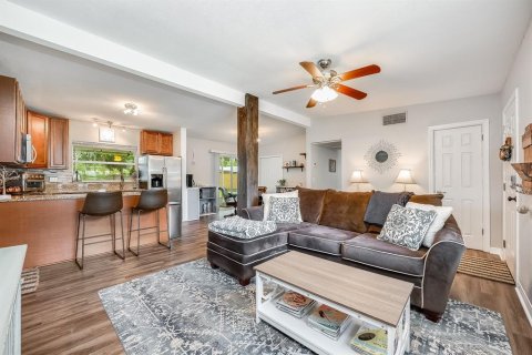 House in Belle Isle, Florida 2 bedrooms, 89.19 sq.m. № 1834665 - photo 11