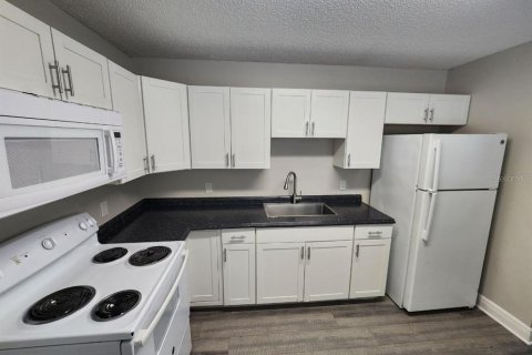 Apartment in Bradenton, Florida 3 bedrooms, 94.57 sq.m. № 2157644 - photo 4