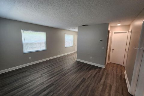 Apartment in Bradenton, Florida 3 bedrooms, 94.57 sq.m. № 2157644 - photo 8