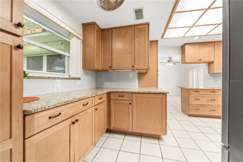 Villa ou maison à vendre à Saint Petersburg, Floride: 4 chambres, 211.82 m2 № 2147559 - photo 11