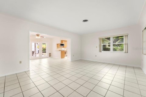 Villa ou maison à vendre à Saint Petersburg, Floride: 4 chambres, 211.82 m2 № 2147559 - photo 6