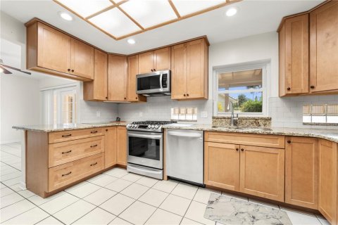 Villa ou maison à vendre à Saint Petersburg, Floride: 4 chambres, 211.82 m2 № 2147559 - photo 7