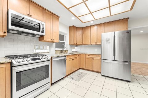 Villa ou maison à vendre à Saint Petersburg, Floride: 4 chambres, 211.82 m2 № 2147559 - photo 9