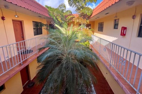 Condominio en venta en North Miami Beach, Florida, 1 dormitorio, 60.67 m2 № 2044418 - foto 14