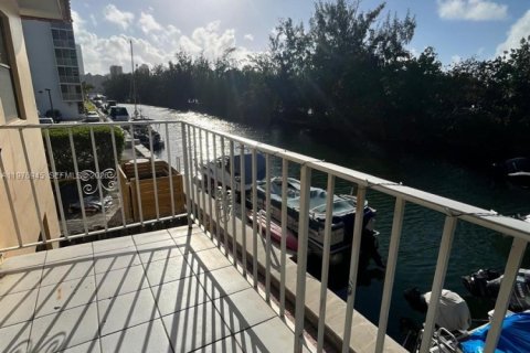 Condominio en venta en North Miami Beach, Florida, 1 dormitorio, 60.67 m2 № 2044418 - foto 13