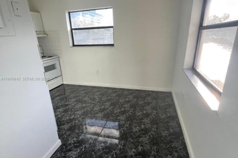 Condominio en venta en North Miami Beach, Florida, 1 dormitorio, 60.67 m2 № 2044418 - foto 5