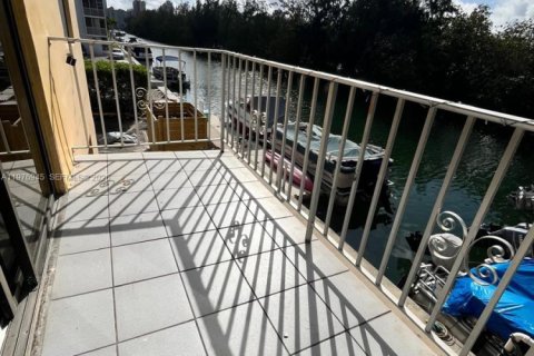 Condominio en venta en North Miami Beach, Florida, 1 dormitorio, 60.67 m2 № 2044418 - foto 18