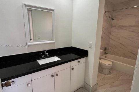 Condominio en venta en North Miami Beach, Florida, 1 dormitorio, 60.67 m2 № 2044418 - foto 7