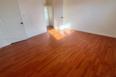 Condominio en venta en North Miami Beach, Florida, 1 dormitorio, 60.67 m2 № 2044418 - foto 10