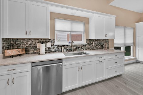 House in Destin, Florida 3 bedrooms, 160.72 sq.m. № 561171 - photo 1