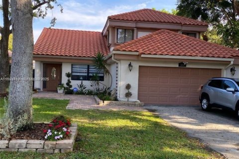 Casa en venta en Plantation, Florida, 3 dormitorios, 203.08 m2 № 1982451 - foto 1