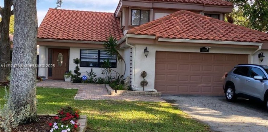 Casa en Plantation, Florida 3 dormitorios, 203.08 m2 № 1982451