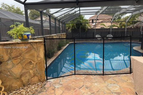 Casa en venta en Plantation, Florida, 3 dormitorios, 203.08 m2 № 1982451 - foto 2