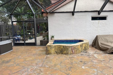 Casa en venta en Plantation, Florida, 3 dormitorios, 203.08 m2 № 1982451 - foto 4