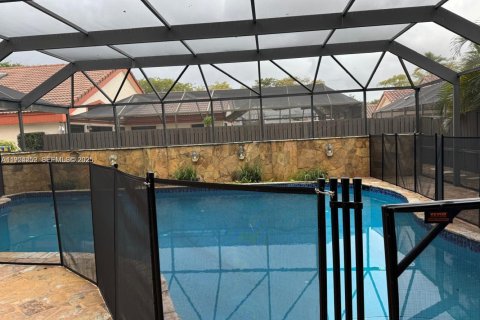 Casa en venta en Plantation, Florida, 3 dormitorios, 203.08 m2 № 1982451 - foto 3