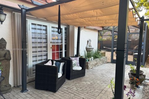 Casa en venta en Plantation, Florida, 3 dormitorios, 203.08 m2 № 1982451 - foto 5