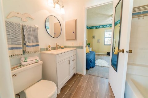 House in Nokomis, Florida 2 bedrooms, 108.51 sq.m. № 1529027 - photo 24