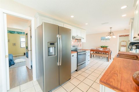 House in Nokomis, Florida 2 bedrooms, 108.51 sq.m. № 1529027 - photo 13