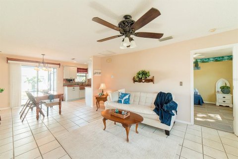 House in Nokomis, Florida 2 bedrooms, 108.51 sq.m. № 1529027 - photo 4