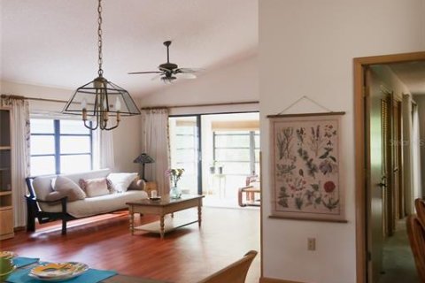 House in Homosassa, Florida 3 bedrooms, 133.78 sq.m. № 1582478 - photo 11