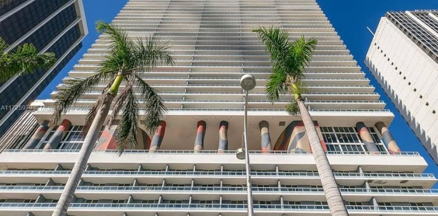 Condominio en Miami, Florida, 3 dormitorios № 1861934
