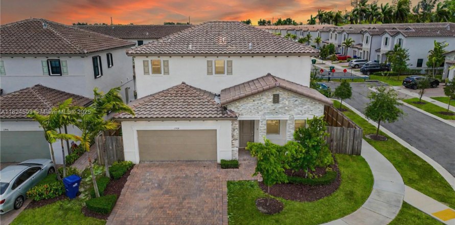 Casa en Homestead, Florida 5 dormitorios, 224.64 m2 № 1823378