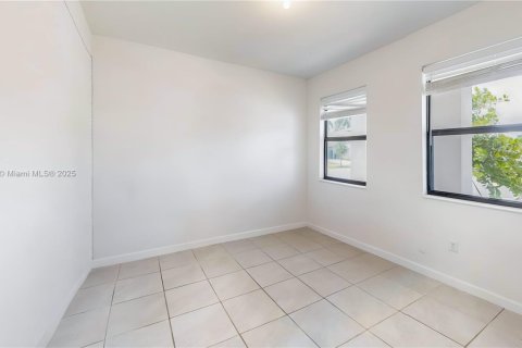 Casa en venta en Homestead, Florida, 5 dormitorios, 224.64 m2 № 1823378 - foto 14