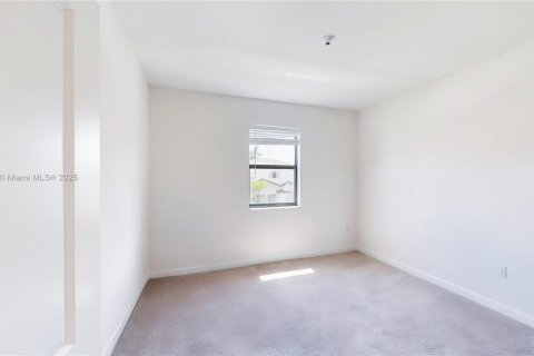 Casa en venta en Homestead, Florida, 5 dormitorios, 224.64 m2 № 1823378 - foto 23