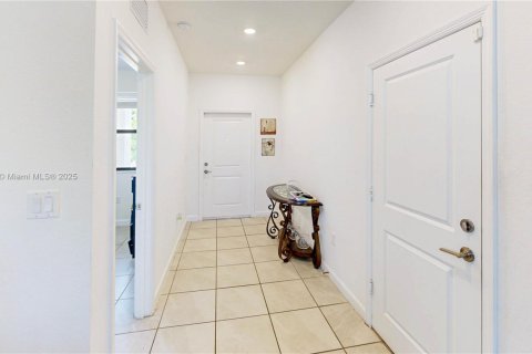 Casa en venta en Homestead, Florida, 5 dormitorios, 224.64 m2 № 1823378 - foto 6