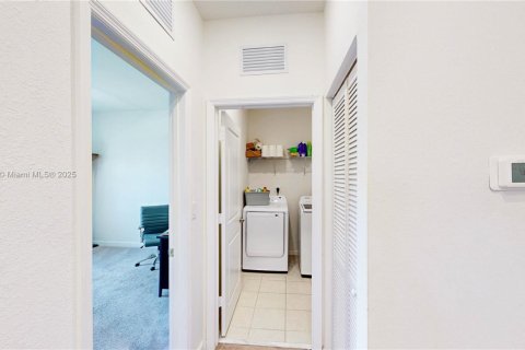 Casa en venta en Homestead, Florida, 5 dormitorios, 224.64 m2 № 1823378 - foto 21