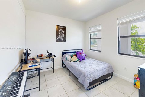 Casa en venta en Homestead, Florida, 5 dormitorios, 224.64 m2 № 1823378 - foto 13