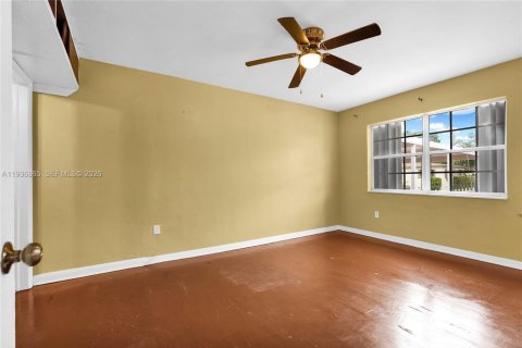 Casa en venta en Miami, Florida, 4 dormitorios, 135.54 m2 № 1995373 - foto 19