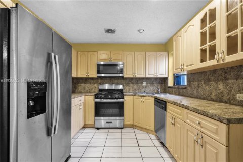 Casa en venta en Miami, Florida, 4 dormitorios, 135.54 m2 № 1995373 - foto 16