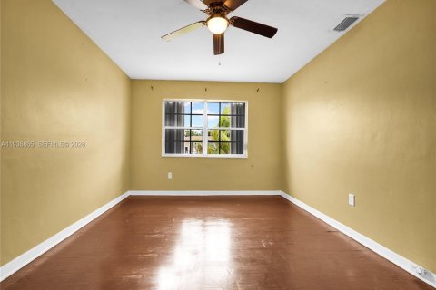 Casa en venta en Miami, Florida, 4 dormitorios, 135.54 m2 № 1995373 - foto 23