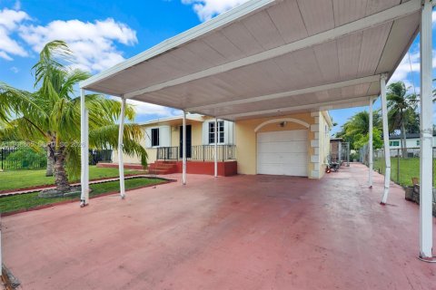 Casa en venta en Miami, Florida, 4 dormitorios, 135.54 m2 № 1995373 - foto 9