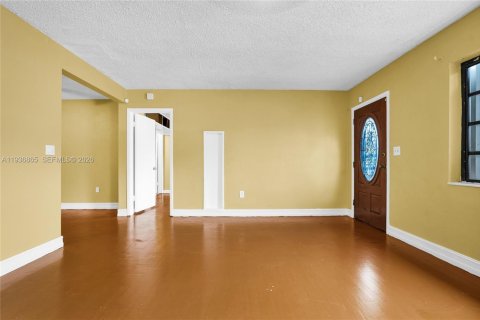 Casa en venta en Miami, Florida, 4 dormitorios, 135.54 m2 № 1995373 - foto 12