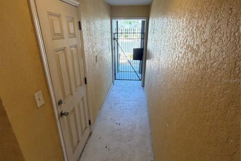 Touwnhouse à vendre à Tampa, Floride: 2 chambres, 111.48 m2 № 2107659 - photo 3